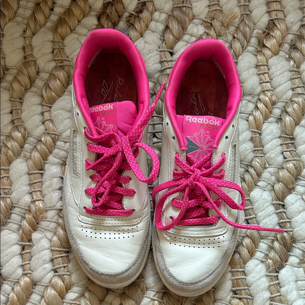 Reebok Pink Sneakers Sz 6.5